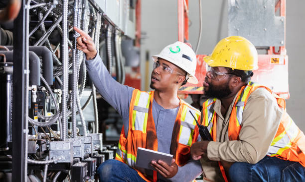 Best Affordable Emergency Electrician  in Leesburg, OH